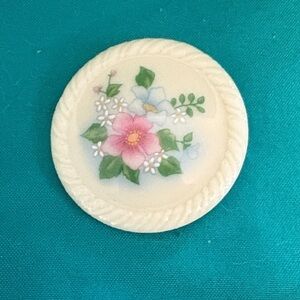 Vintage 1980’s Avon Spring Bouquet Porcelain Brooch